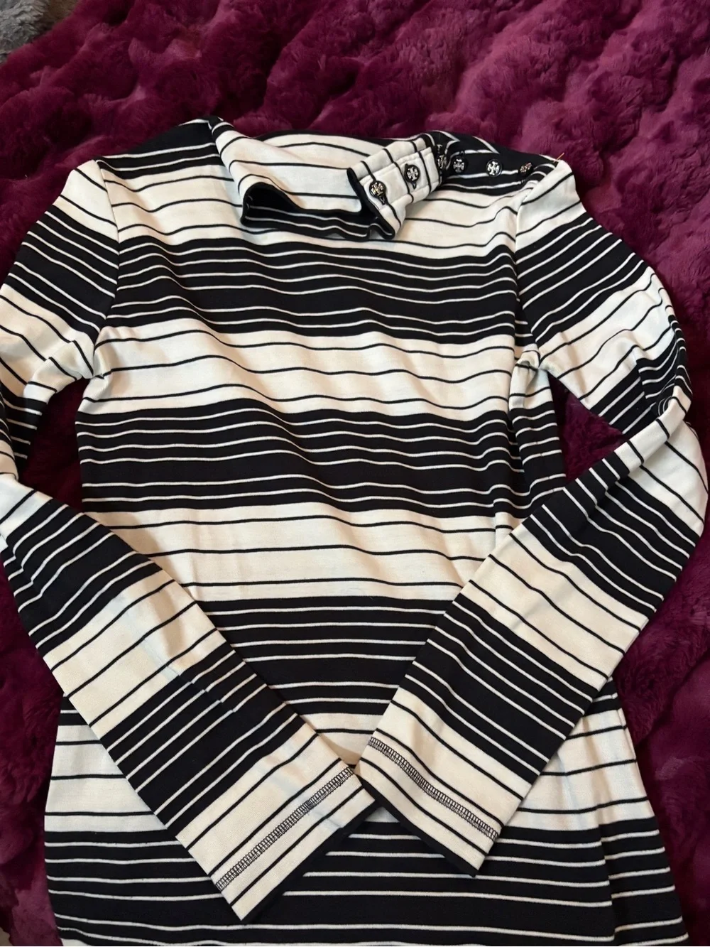 Tory Burch Classic Black & cream Striped Long-Sleeve turtleneck size medium